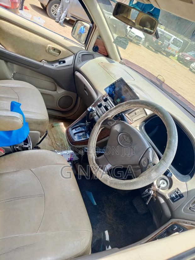 Toyota Harrier 2002 Beige
