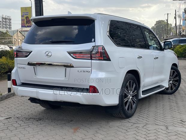 Lexus LX 570 AWD 2020 White