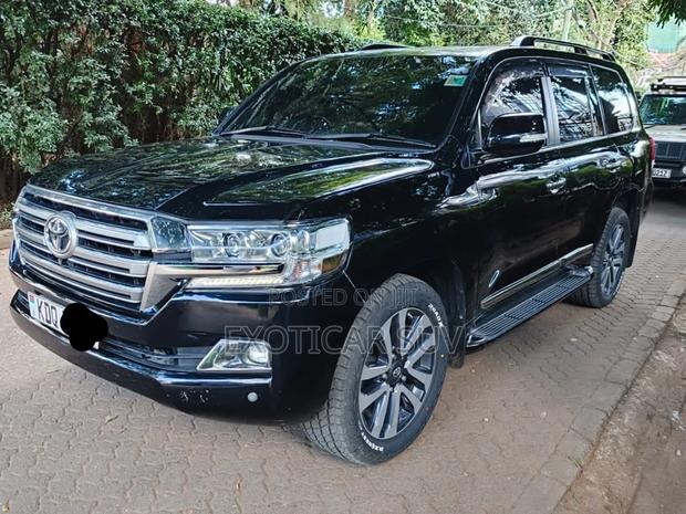 Toyota Land Cruiser 2016 Black