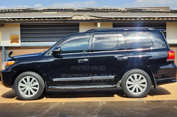 Toyota Land Cruiser 4.6 V8 ZX 2012 Black