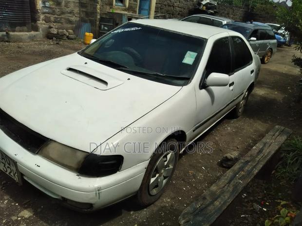 Nissan Sunny 2001 White