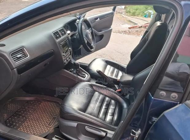 Volkswagen Passat 2013 Blue