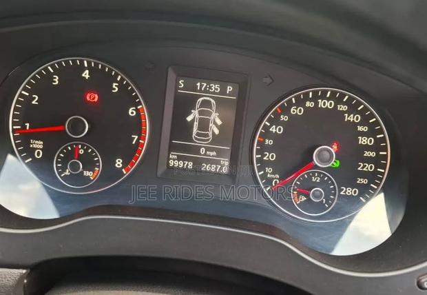 Volkswagen Passat 2013 Blue