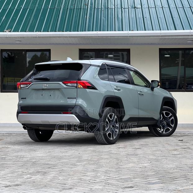 Toyota RAV4 Adventure 2019