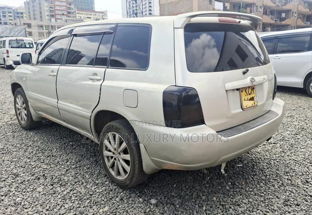 Toyota Kluger 2006 Silver