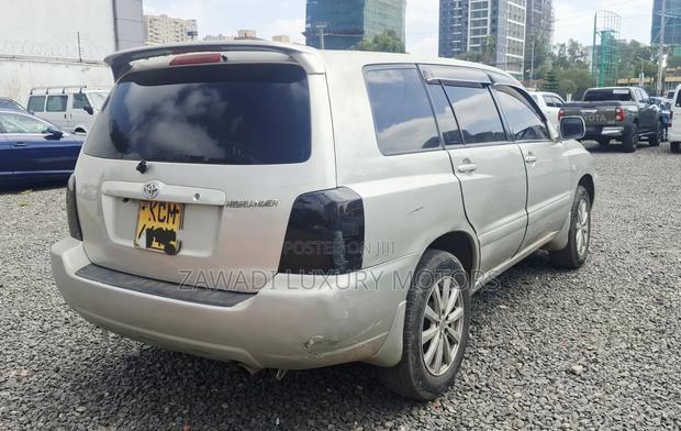 Toyota Kluger 2006 Silver