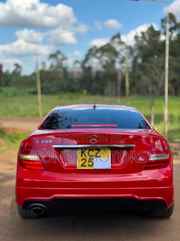 Mercedes-Benz C250 2013 Red