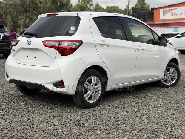 Toyota Vitz 1.0 FWD 5dr 2019 White