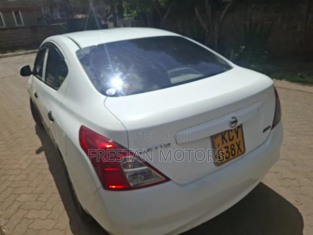 Nissan Tiida 2013 White
