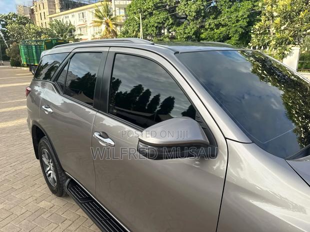 Toyota Fortuner 2019 Gold
