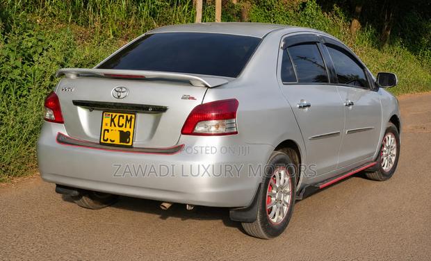 Toyota Belta 2010 Silver
