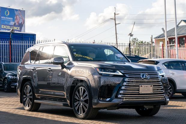 Lexus LX 600 2023 Gray
