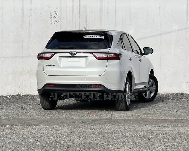 Toyota Harrier 2.0 2019 Off white