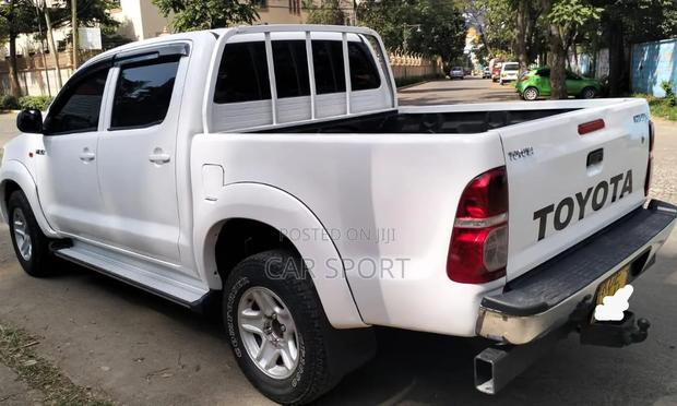 Toyota Hilux 2014 White