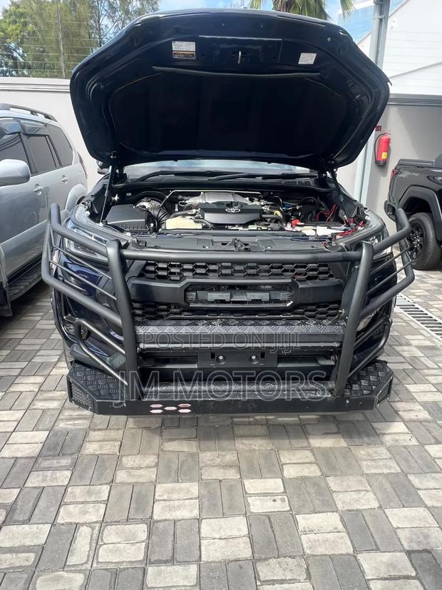 Toyota Hilux 2019 Matt Black