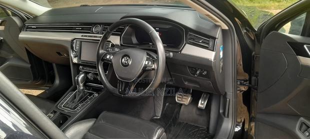 Volkswagen Passat 2016 Black