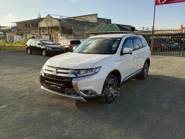 Mitsubishi Outlander 2018 White