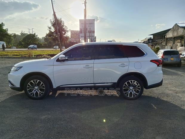 Mitsubishi Outlander 2018 White