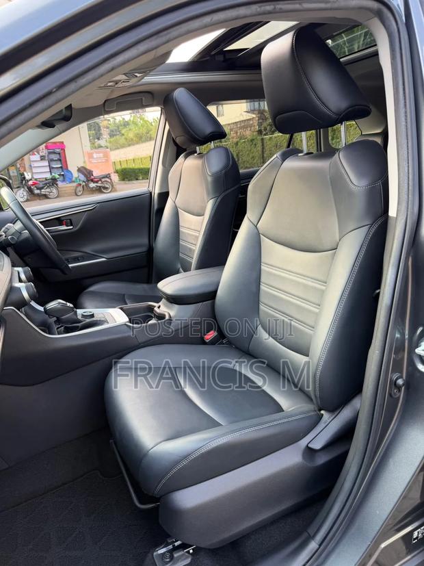 Toyota RAV4 Hybrid 2020 Gray