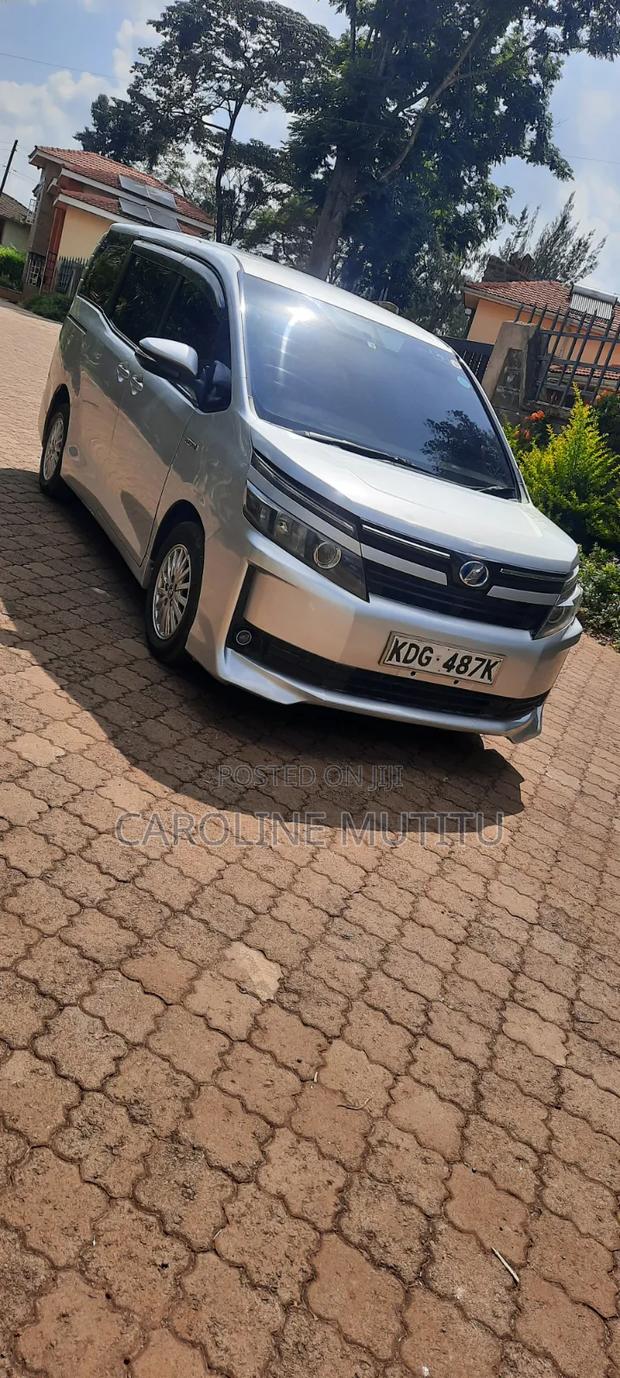 Toyota Voxy SV Premium 2014 Silver