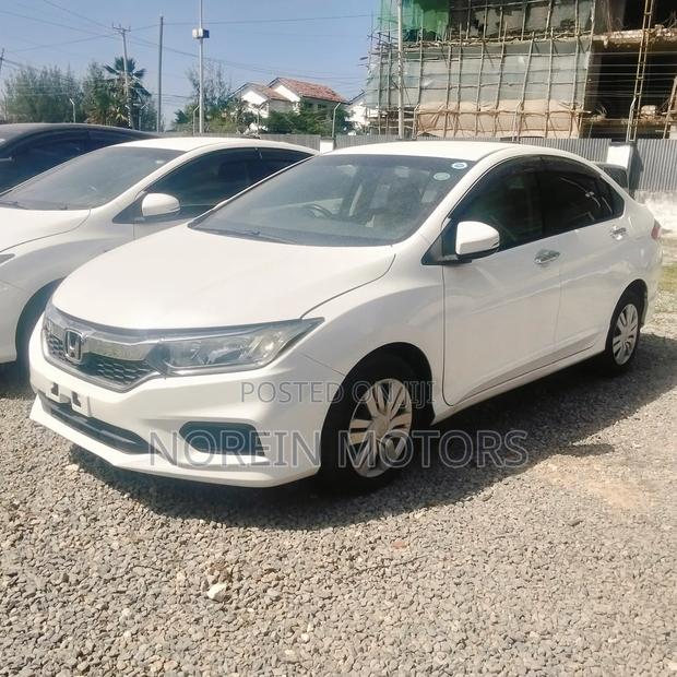 Honda Grace 2019 White