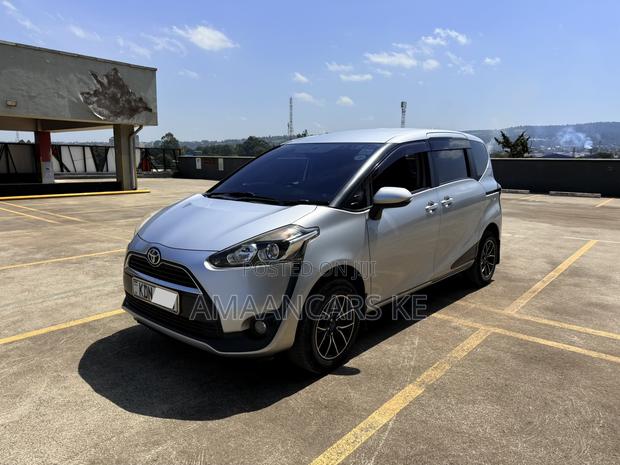 Toyota Sienta 1.5 FWD (6-seater) 2016 Silver