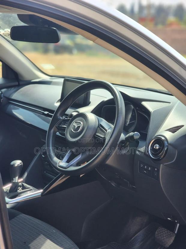Mazda Demio 2018 Silver