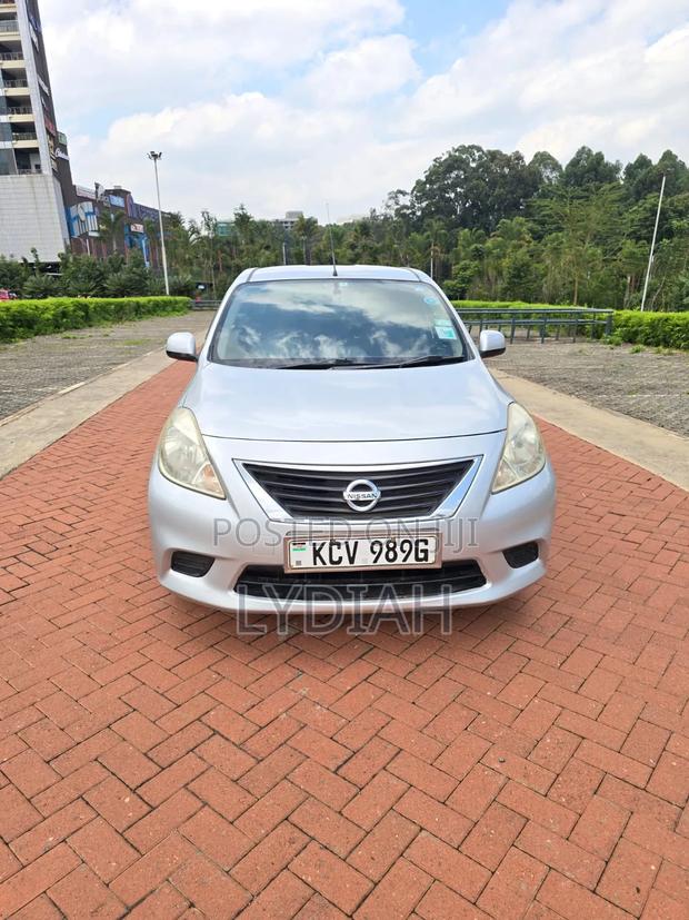 Nissan Latio 1.2 2012 Silver