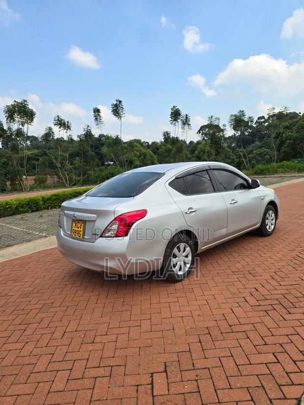 Nissan Latio 1.2 2012 Silver