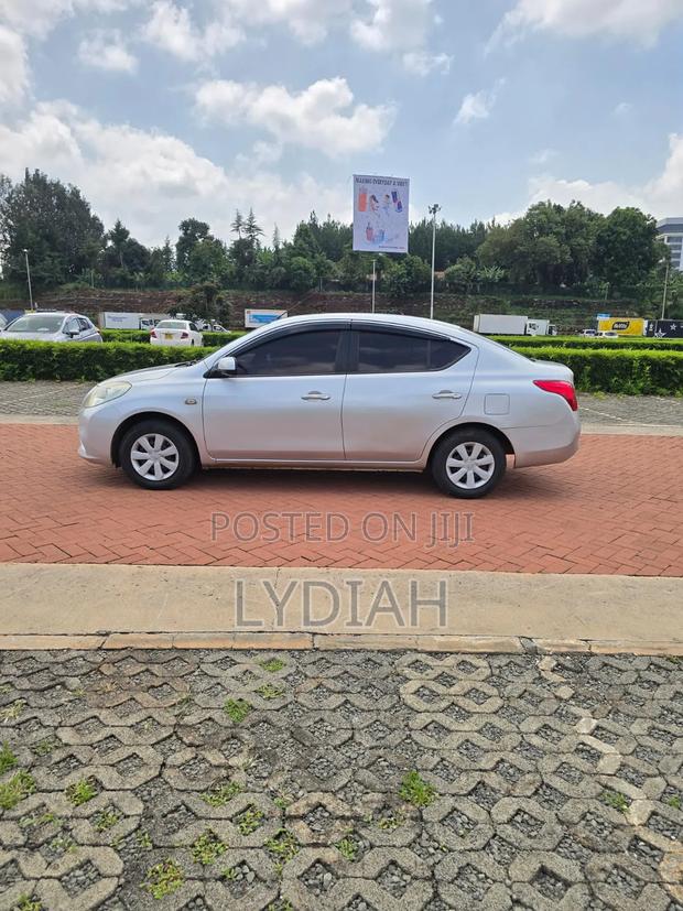 Nissan Latio 1.2 2012 Silver