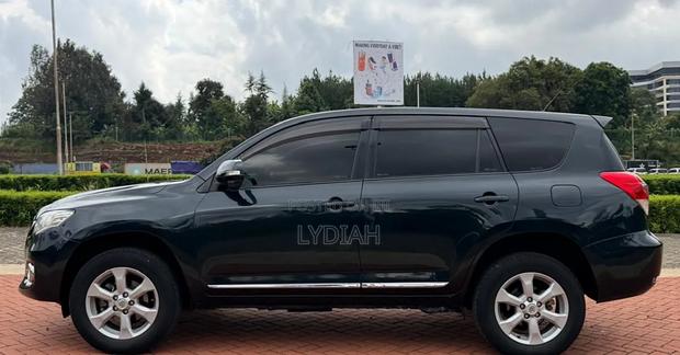 Toyota Vanguard 2013 Black