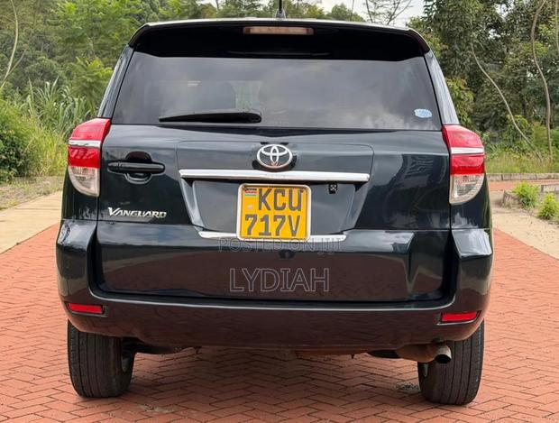 Toyota Vanguard 2013 Black