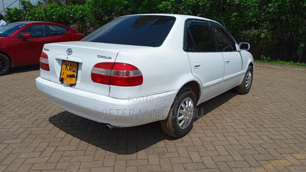 Toyota Corolla 1998 White