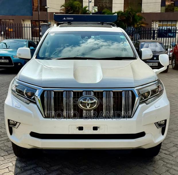 Toyota Land Cruiser Prado 2021 White