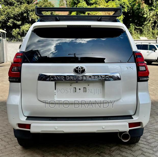 Toyota Land Cruiser Prado 2021 White