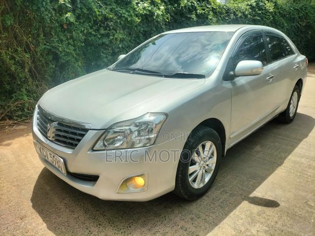 Toyota Premio 2012 Silver