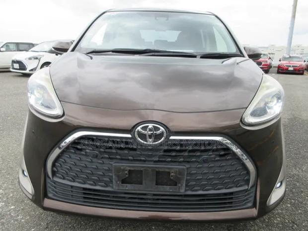 Toyota Sienta 2019