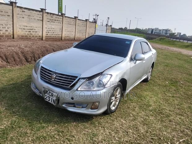 Toyota Crown 2011 Silver