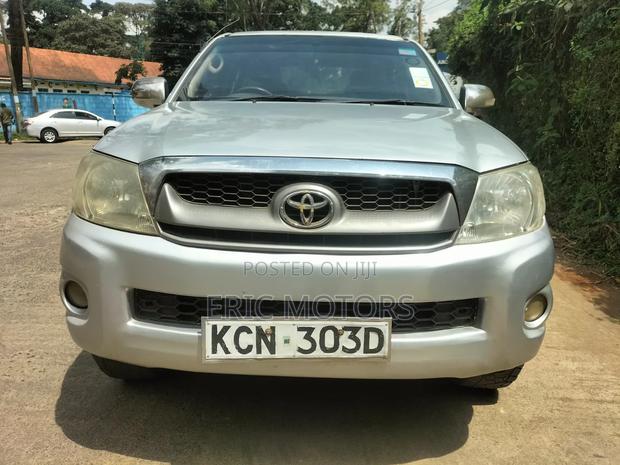 Toyota Hilux 2010 Silver
