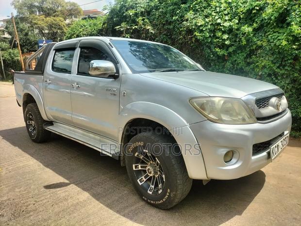 Toyota Hilux 2010 Silver