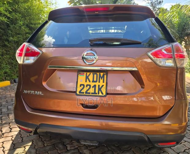 Nissan X-Trail 2015 Brown