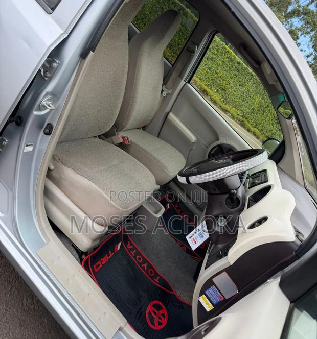 Daihatsu Boon 2010 Silver