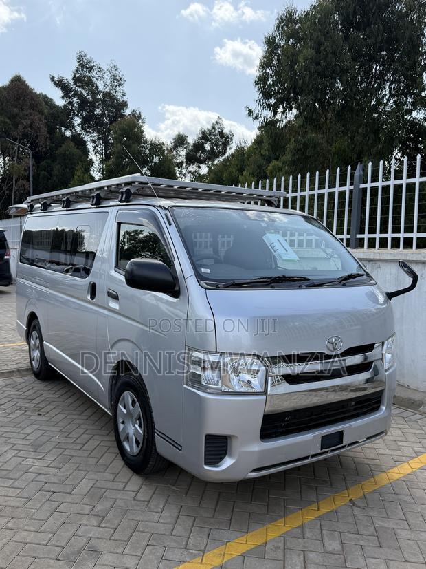 Toyota HiAce 2019 Silver