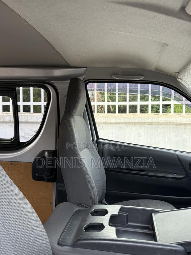 Toyota HiAce 2019 Silver