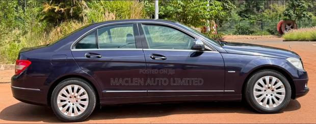 Mercedes-Benz C200 2008 Blue