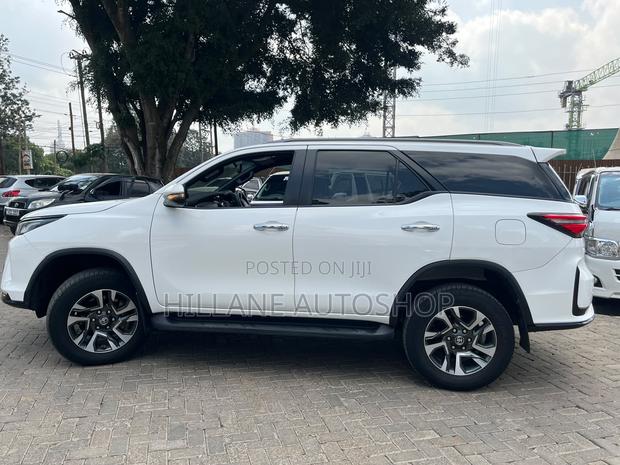 Toyota Fortuner 2023 White