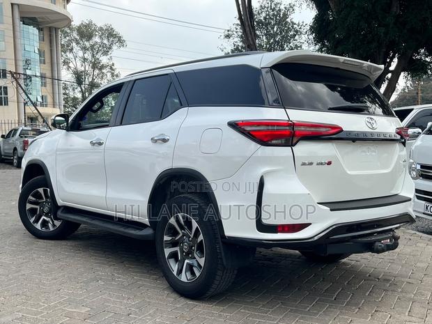 Toyota Fortuner 2023 White