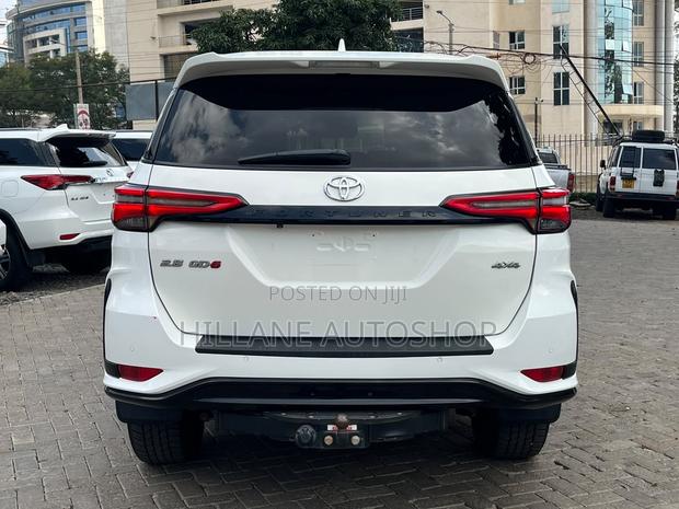 Toyota Fortuner 2023 White