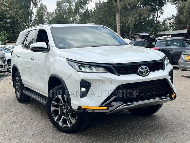 Toyota Fortuner 2023 White