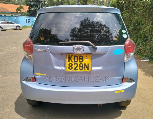 Toyota Ractis 2014 Blue